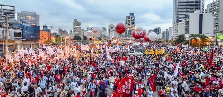 Ato contra terceirização em SP termina com ‘gosto de vitória’ após adiamento da votação